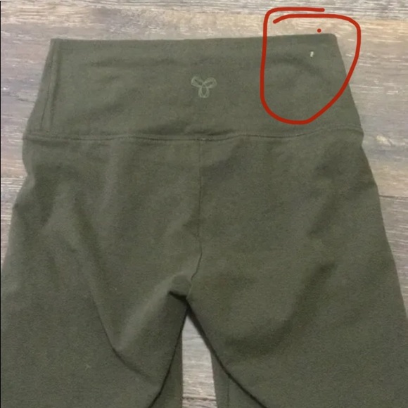 Aritzia TNA butter biker shorts - Picture 4 of 5